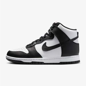Nike Dunk High in Black/White